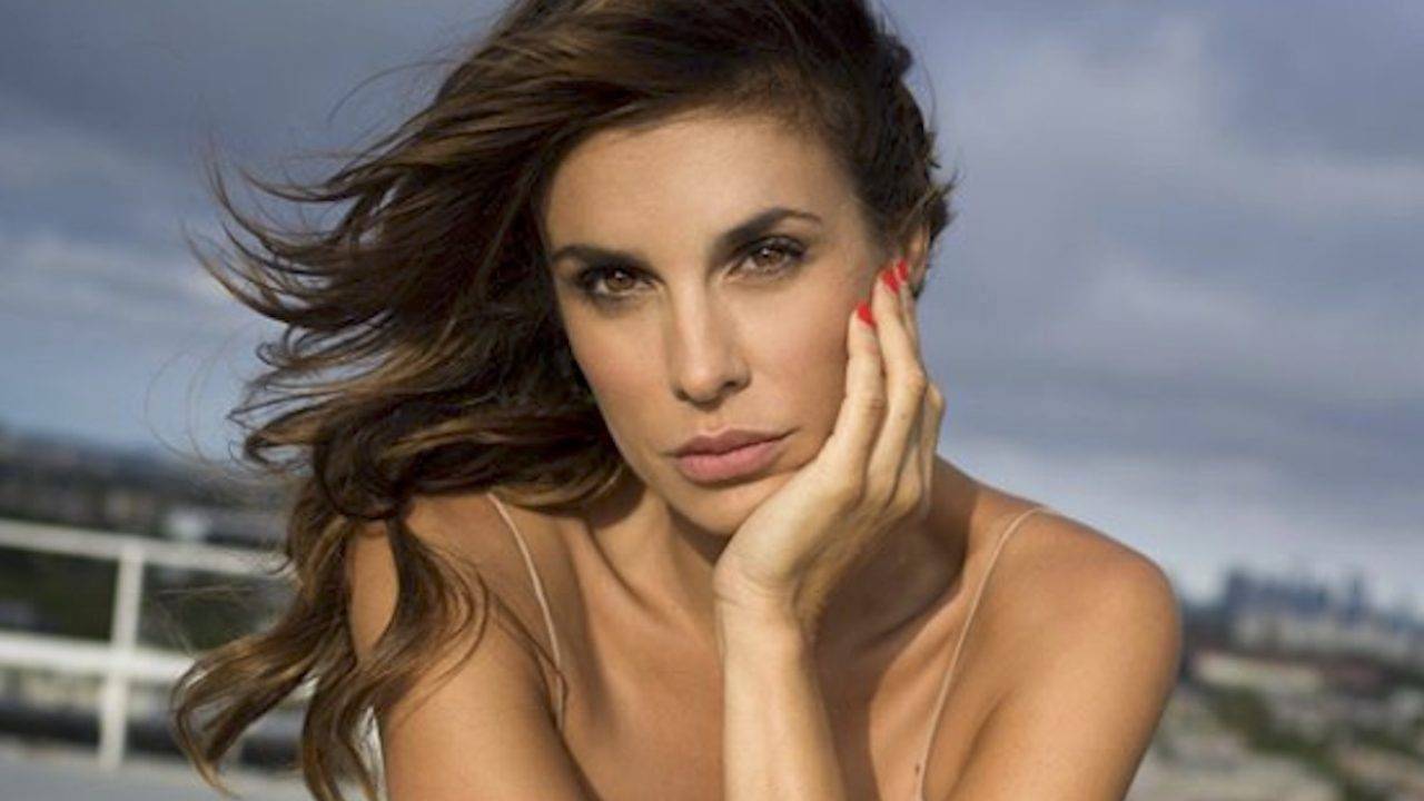 Elisabetta Canalis i follower: ".....Ma ti sono cresciute?"-FOTO