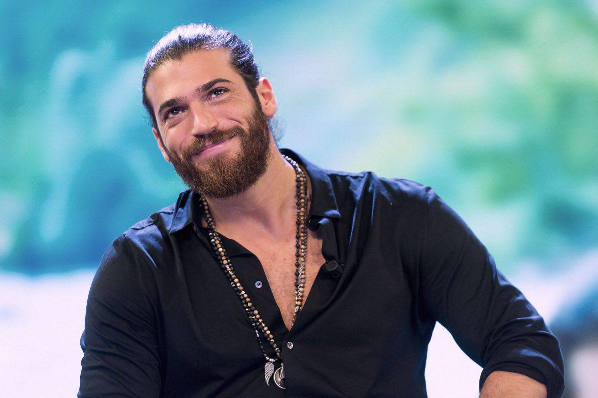 Can Yaman: arriva la dolcissima dedica dalla donna della sua vita