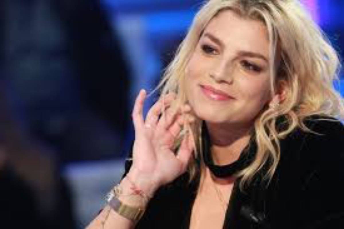 Emma Marrone chiede aiuto ai fan: "la gioia è arrivata ma non sò cosa fare!"