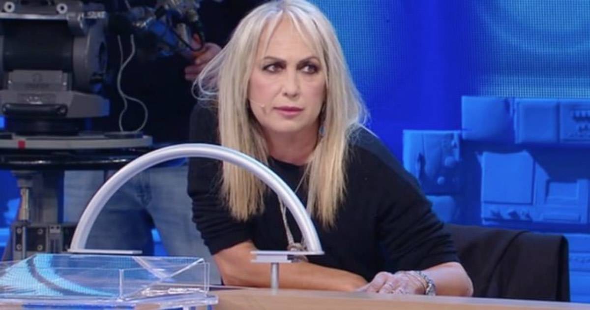 Amici 20: Alessandra Celentano il gesto mai fatto prima nella scuola stupisce tutti