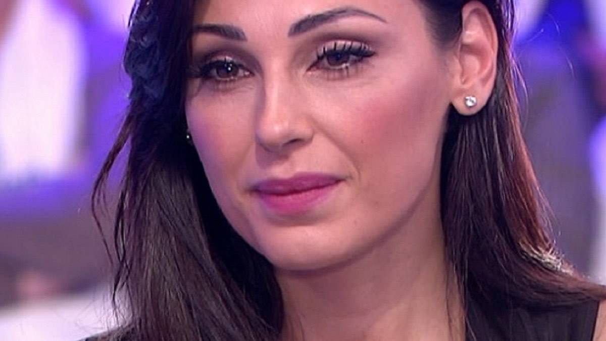 Anna Tatangelo confessa e stupisce tutti: "E' davvero difficile"