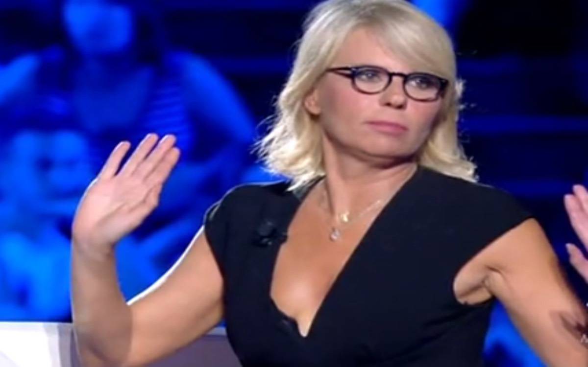 Uomini e Donne: Il web contro Maria De Filippi per il nuovo cambio