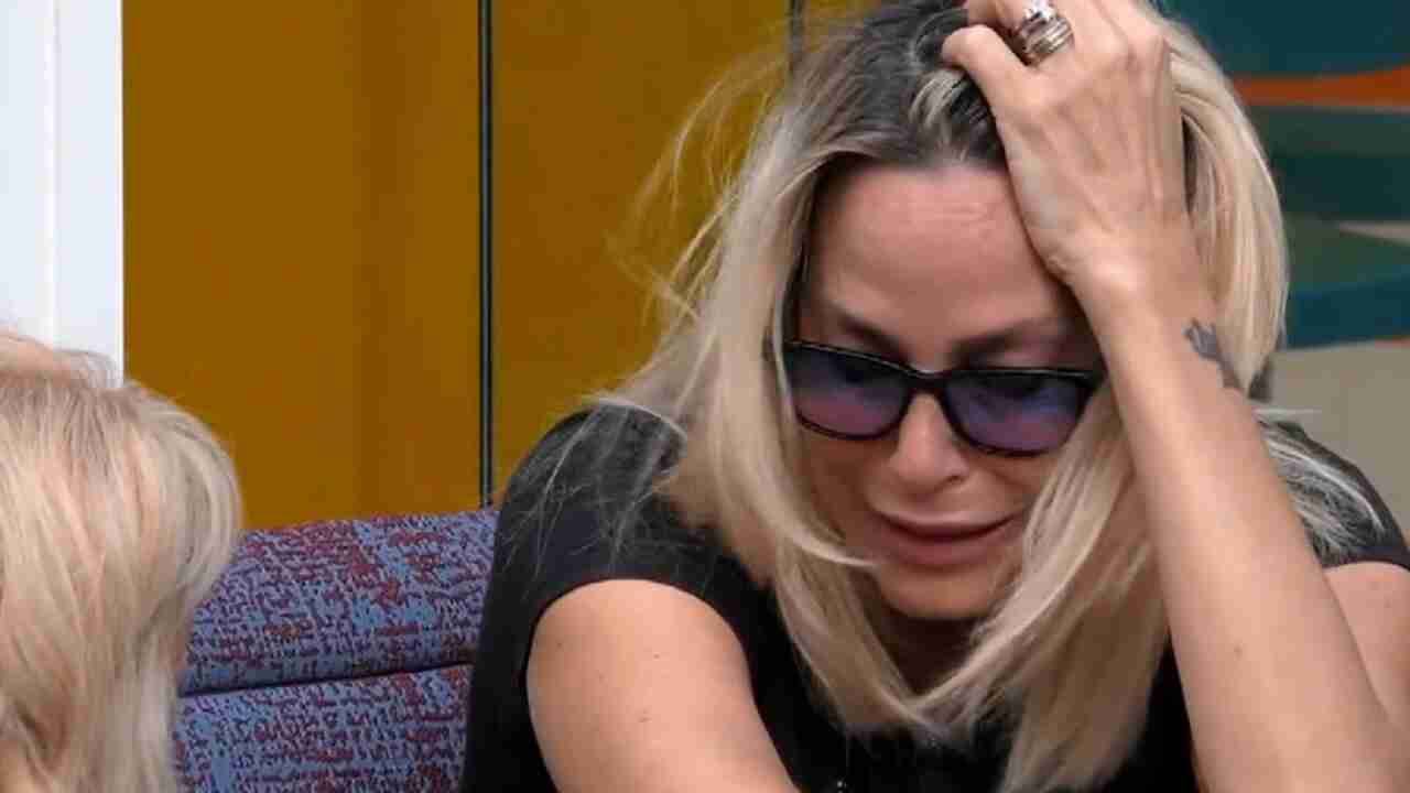 Gf Vip: Stefania Orlando nella notte dichiara di abbandonare la casa