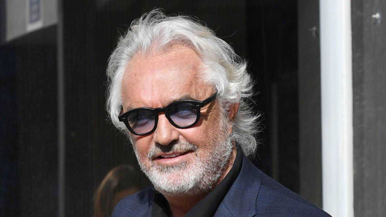 Flavio Briatore Dubai lancio di coltelli