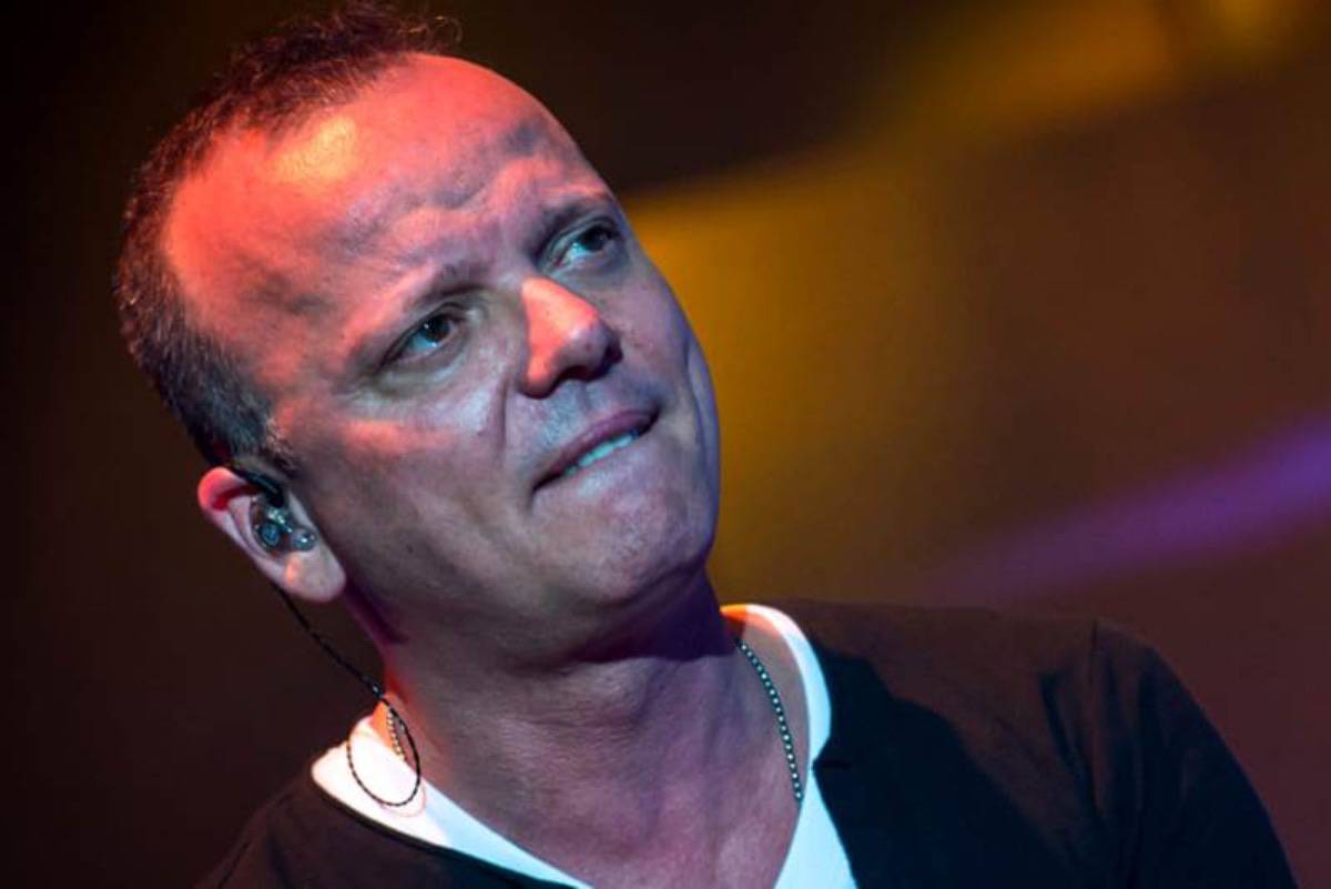 Gigi D'Alessio confessa il toccante gesto che ha fatto la mamma per il suo "malessere"