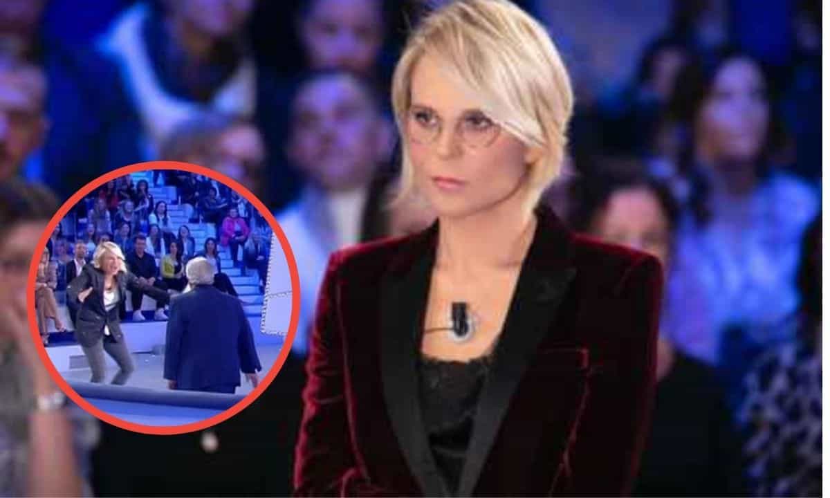 Maria De Filippi C'è Posta Per Te pubblico senza mascherina