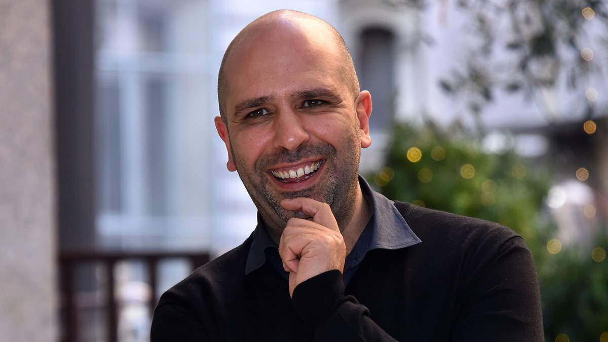 Checco Zalone: ecco chi è la moglie, apparsa in molti suoi film