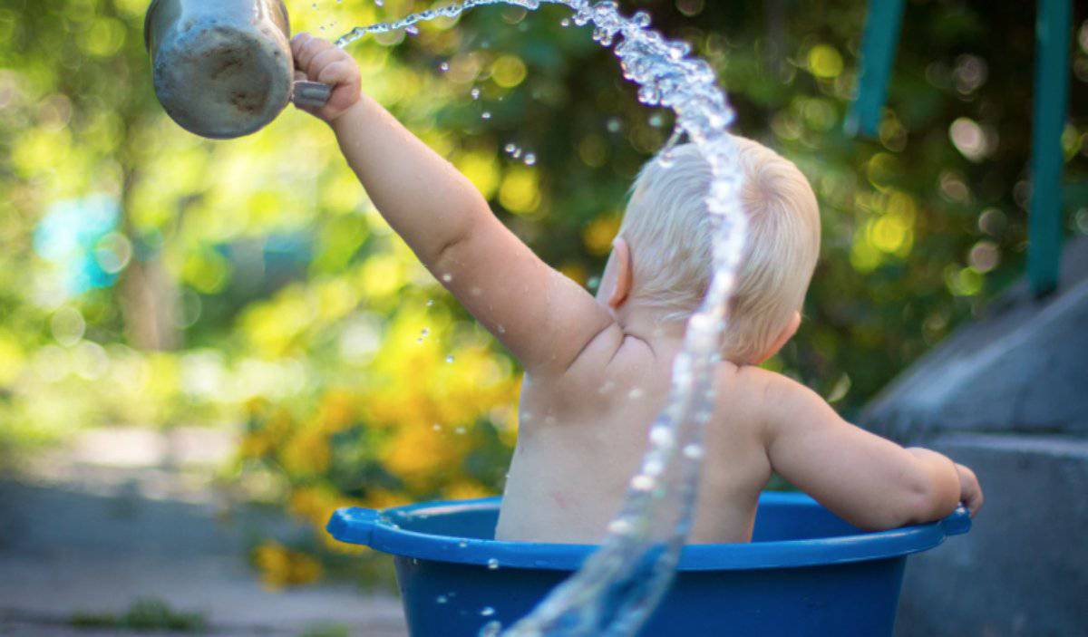 Bagnetto a neonati e bambini: Non serve farlo tutti i giorni, ecco la parola dei pediatri