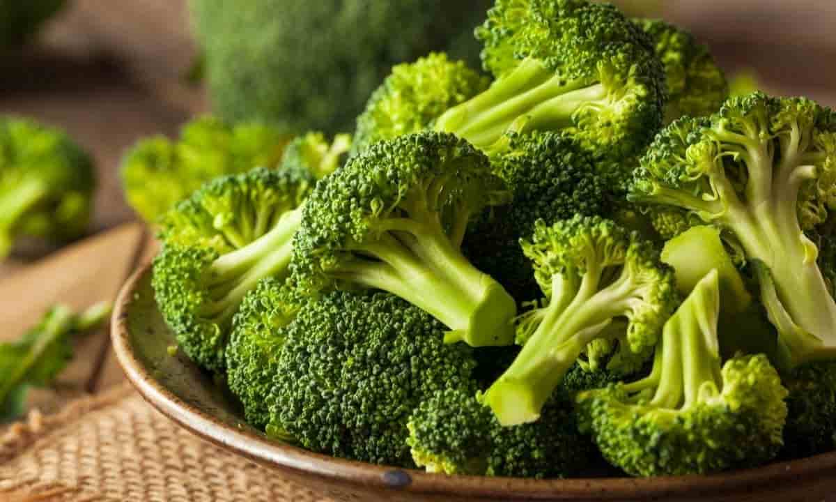 broccoli crudi posso mangiarli