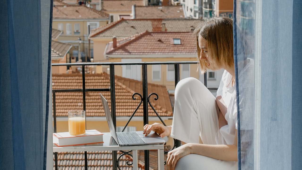 Balcone: aiuta gli animali (Pexels)