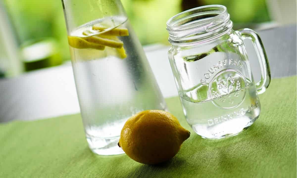 Acqua limone fa bene