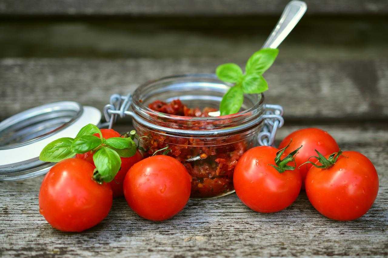 Pomodori secchi sott'olio: la ricetta veloce che funziona!